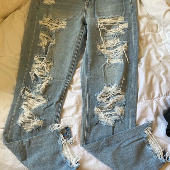 American Eagle Ripped Mom Jeans - Picture 4 of 6